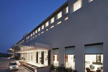 酒店 Courtyard By Marriott Bilaspur