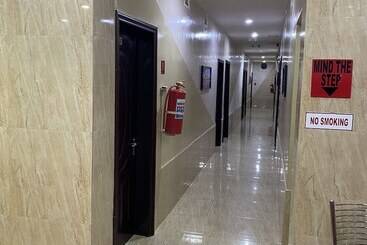 هتل Crown Palace Inn