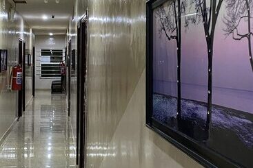 هتل Crown Palace Inn