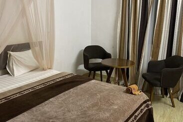هتل Crown Palace Inn