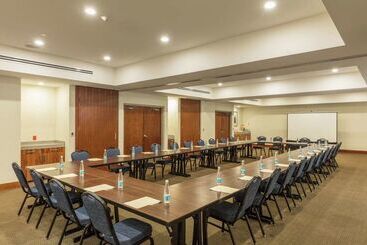 هتل Hampton Inn & Suites By Hilton Los Cabos
