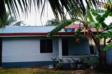 هتل Honeycomb Tourist Inn