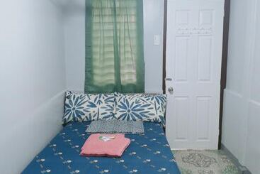 هتل Honeycomb Tourist Inn