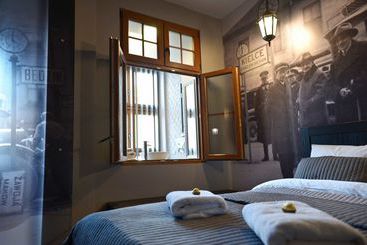 هتل La Gioia Grey Stylish Apartments