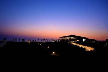 Отель Serena Beach Resort