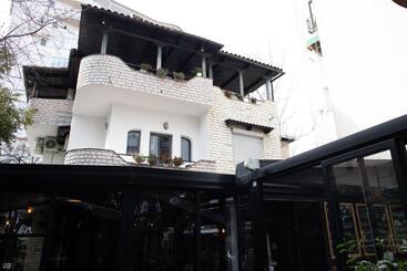 هتل Vila Sanremo