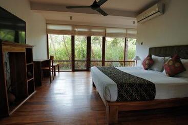 هتل Wild Grass Nature Resort