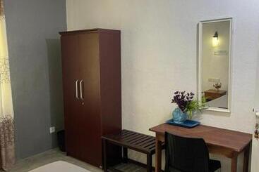 پانسیون Holiday Inn Unawatuna