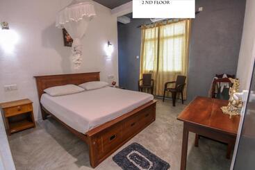 پانسیون Holiday Inn Unawatuna
