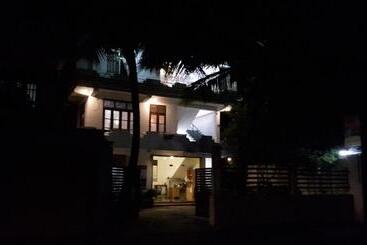پانسیون Holiday Inn Unawatuna