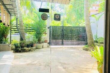 پانسیون Holiday Inn Unawatuna