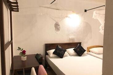 پانسیون Holiday Inn Unawatuna