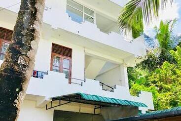 پانسیون Holiday Inn Unawatuna