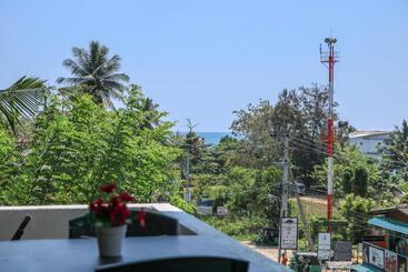 پانسیون Holiday Inn Unawatuna