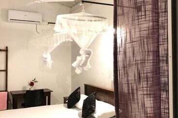 پانسیون Holiday Inn Unawatuna