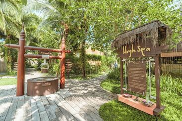 استراحتگاه High Season Pool Villa & Spa
