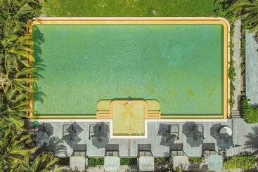 استراحتگاه High Season Pool Villa & Spa