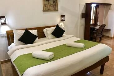 Sundaras Resort & Spa