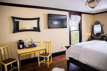 تختخواب و صبحانه Red Gate Inn