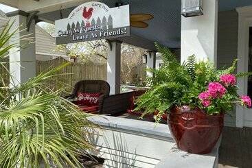تختخواب و صبحانه Red Gate Inn