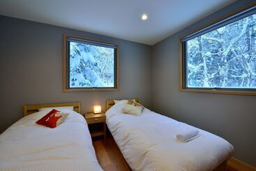Bluebird Chalets By The Hakuba Collection