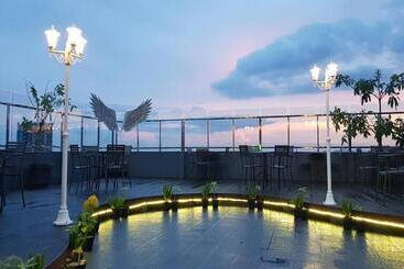هتل Aston Lampung City