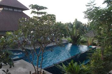 هتل Chalicha Resort