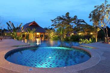 هتل Chalicha Resort