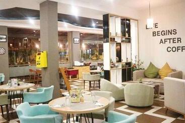 هتل Golden Tulip Essential Belitung
