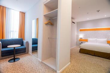 호텔 Holiday Inn Express & Suites Johor Bahru By Ihg