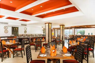 Kandy City Hotel By Earl S
