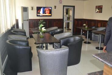 هتل La Falaise Bonanjo