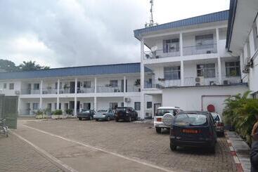 هتل La Falaise Bonanjo