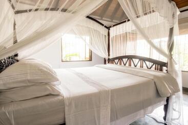 Mount Lodge Boutique - Mount Lavinia