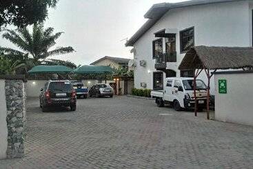 هتل Takoradi Standard