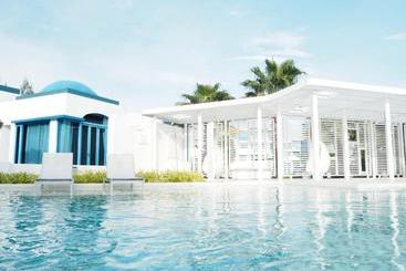 هتل The Crest Santora Hua Hin