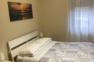 پانسیون Moon River Guest House