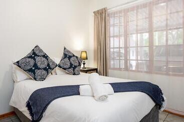 Пансион Zesty Guesthouse