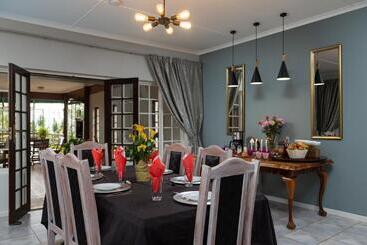 Пансион Zesty Guesthouse