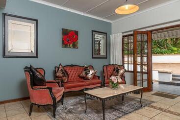 Пансион Zesty Guesthouse