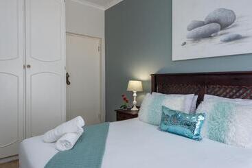 Пансион Zesty Guesthouse