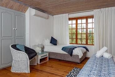 Пансион Zesty Guesthouse