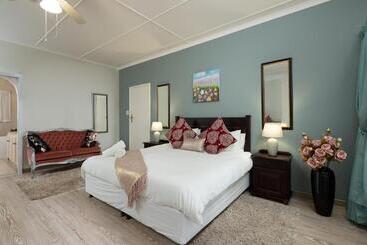 Пансион Zesty Guesthouse