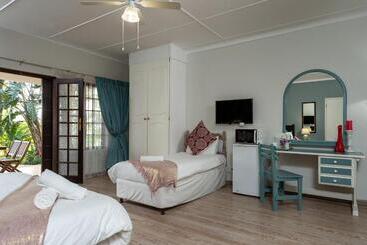 Пансион Zesty Guesthouse