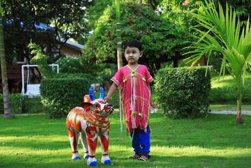 Thante Hotel  Nyaung Oo
