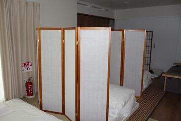 Erry S Guesthouse Sapporo   Hostel