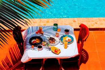 Goood Resort