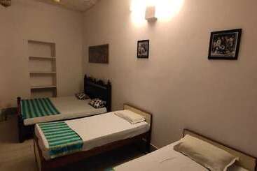 هتل Arya Haveli