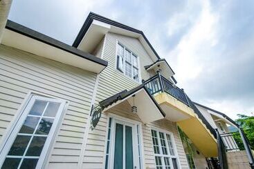 هتل Butchard Villas