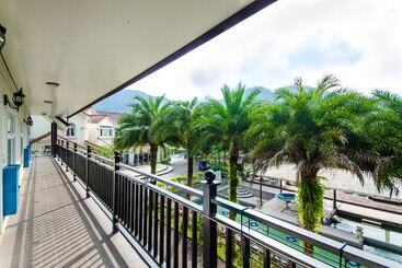 هتل Butchard Villas